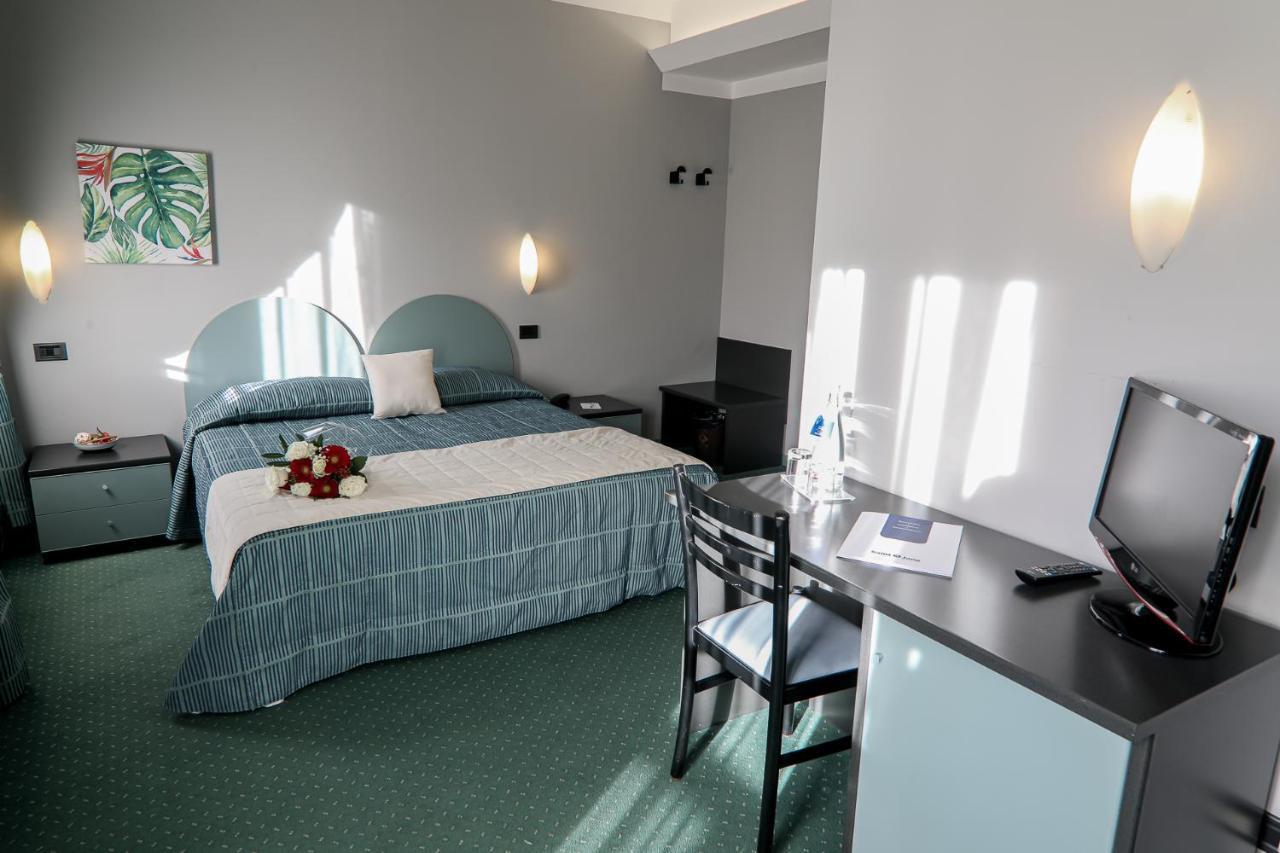 Hotel Vittoria Sondrio Kültér fotó