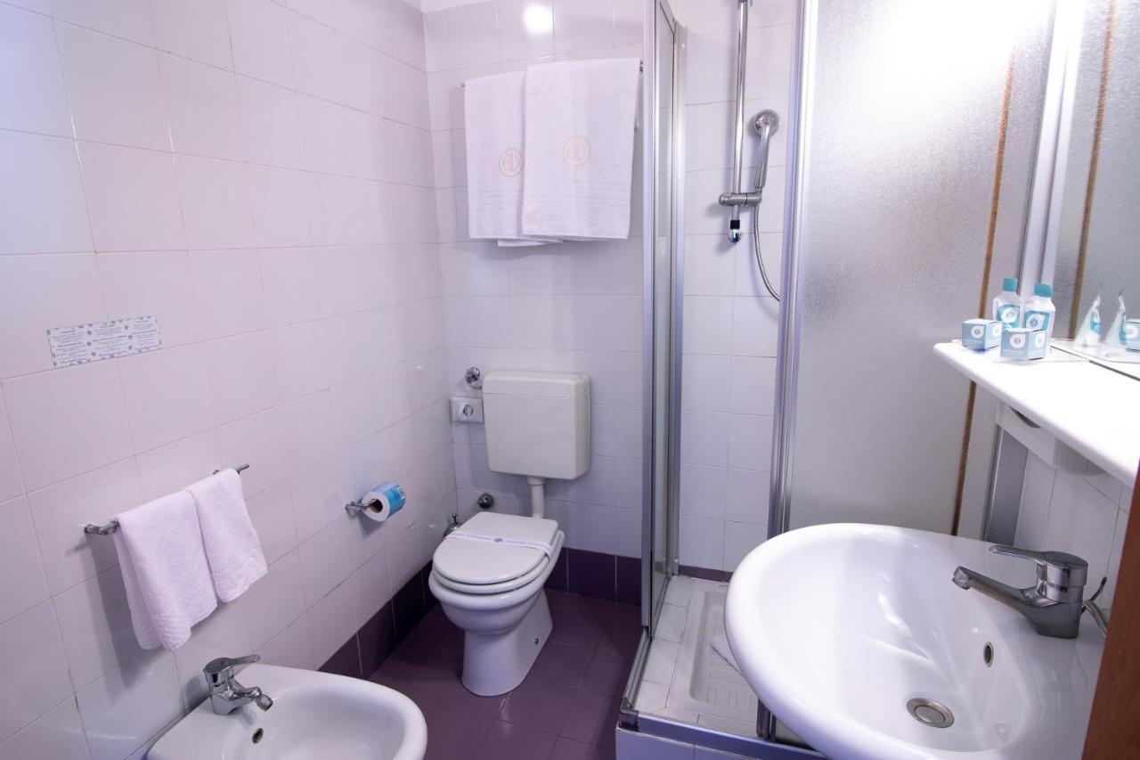 Hotel Vittoria Sondrio Kültér fotó