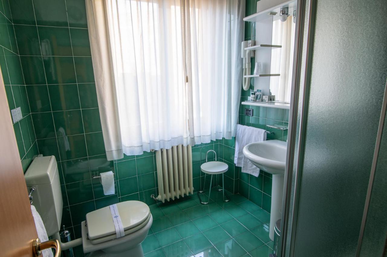 Hotel Vittoria Sondrio Kültér fotó