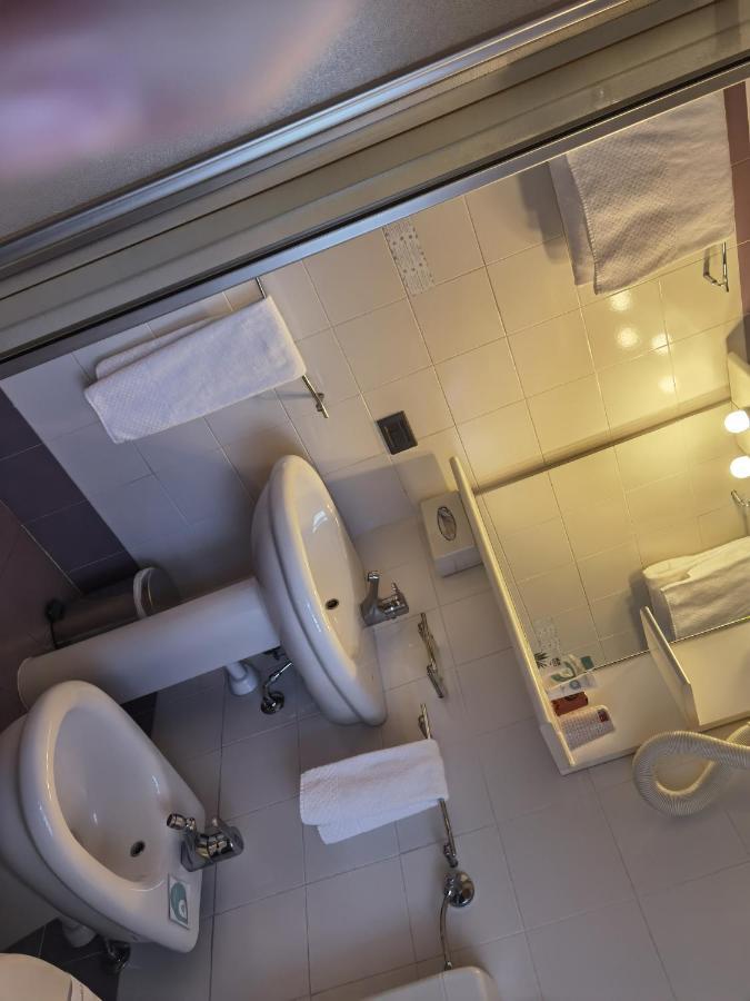 Hotel Vittoria Sondrio Kültér fotó