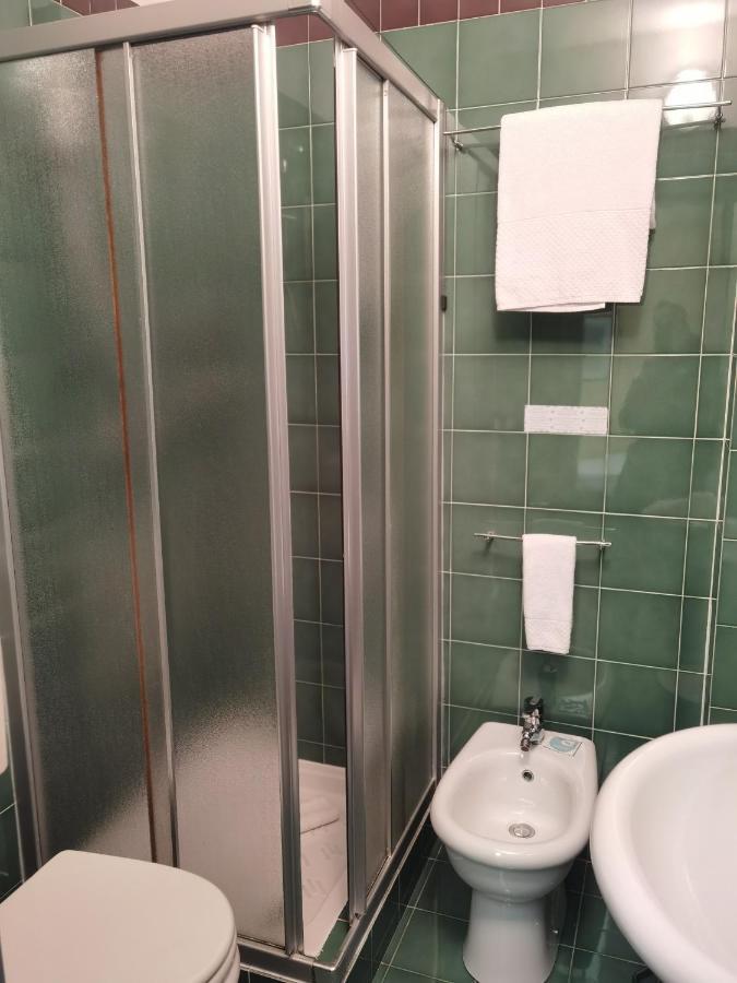 Hotel Vittoria Sondrio Kültér fotó